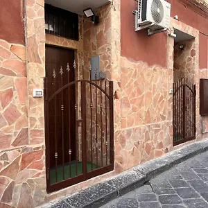 mary-house-apartments.catania-hotels.net/